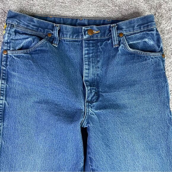 Wrangler Women's Blue Jeans with Floral Embroidery 32X30 Blue Straight High Rise - Picture 3 of 12